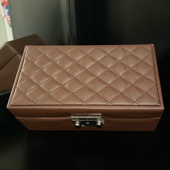 Jewelry Box - Picture 4 of 15